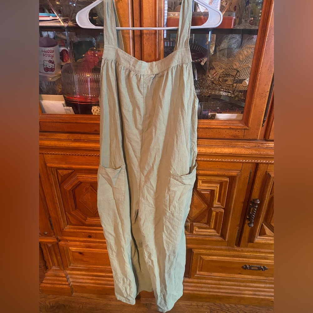 Wide leg jumpsuit
